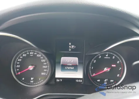 2015 Mercedes-Benz C 300 4Matic/Luxury 4Matic/Sport 4Matic z USA, uszkodzony, nr VIN 55SWF4KB6FU011768